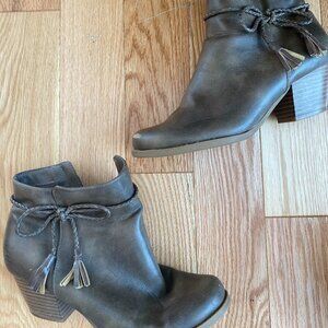 BareTraps Ankle Booties